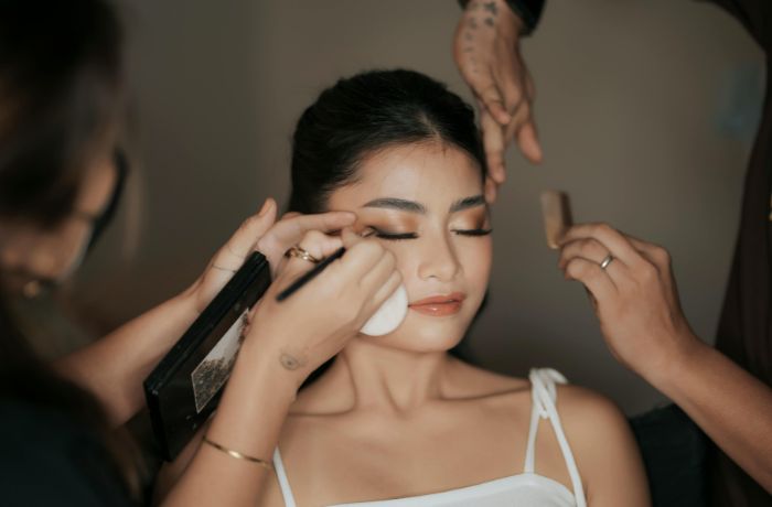 Makeup yang Membuat Kita Terlihat Seperti Orang Lain