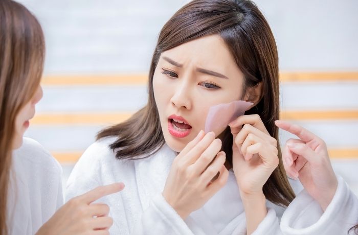 Mengapa Kulit Bisa Terasa Kering tetapi Tetap Berminyak?