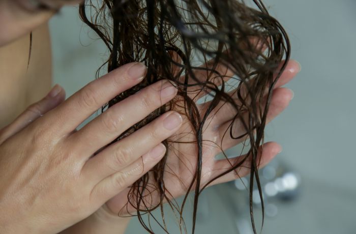 Mengapa Rambut Bisa Tetap Kusut meski Sudah Menggunakan Conditioner?