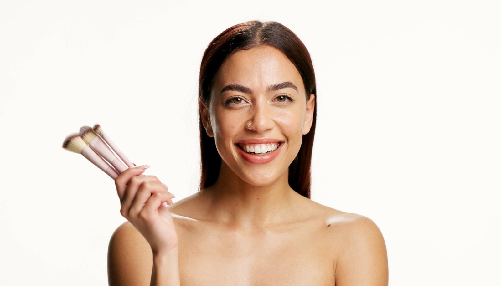 Samarkan Flek dengan Sentuhan Makeup